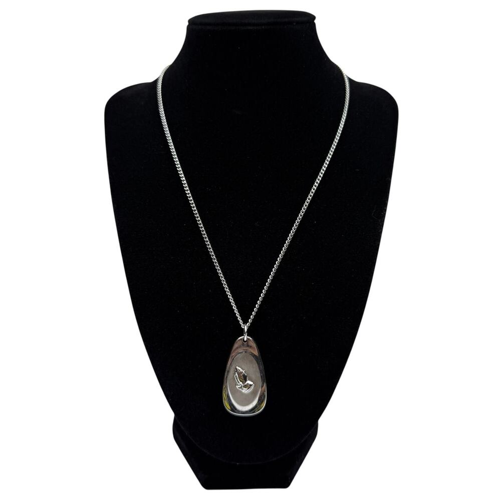S Coventry Serenity Prayer Necklace Silver Tone Hands Pendant Curb Chain 17 in